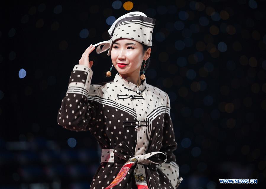 CHINA-INNER MONGOLIA-HOHHOT-COSTUME FESTIVAL (CN)