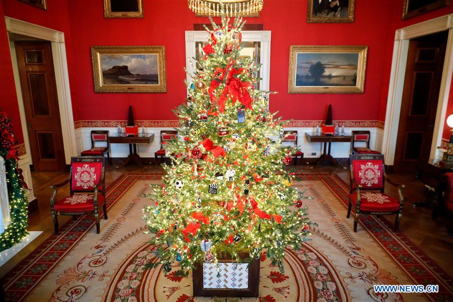 U.S.-WASHINGTON D.C.-WHITE HOUSE-CHRISTMAS-PREPARATION