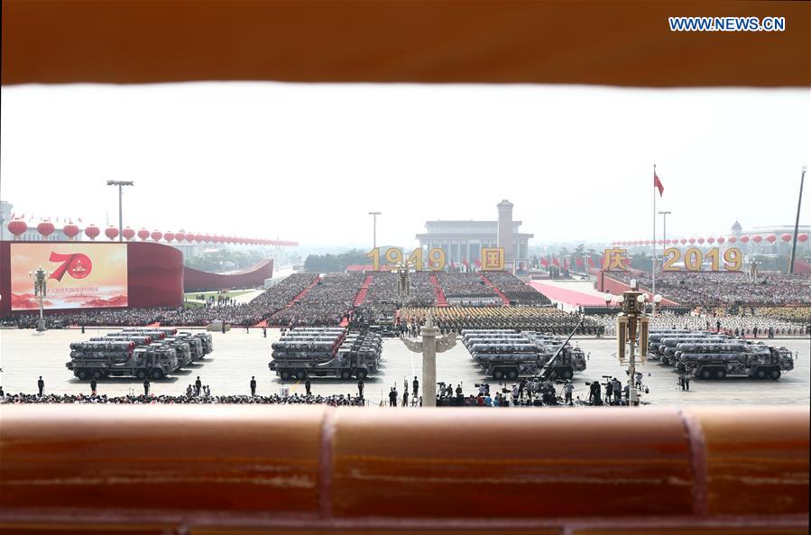 (PRC70Years) XINHUA PHOTOS OF THE DAY