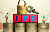 鼓勵持股滿三年的原有股東將部分老股向投資者轉讓，轉讓后，公司實際控制人不得發生變更。

 　　嘉實財富管理有限公司財富管理總監吳妙娟：老股轉讓也是一個亮點，而不是像以前僅僅是發行新股。對股價做出穩定的要求，對中小投資者利益有比較好的保護作用。