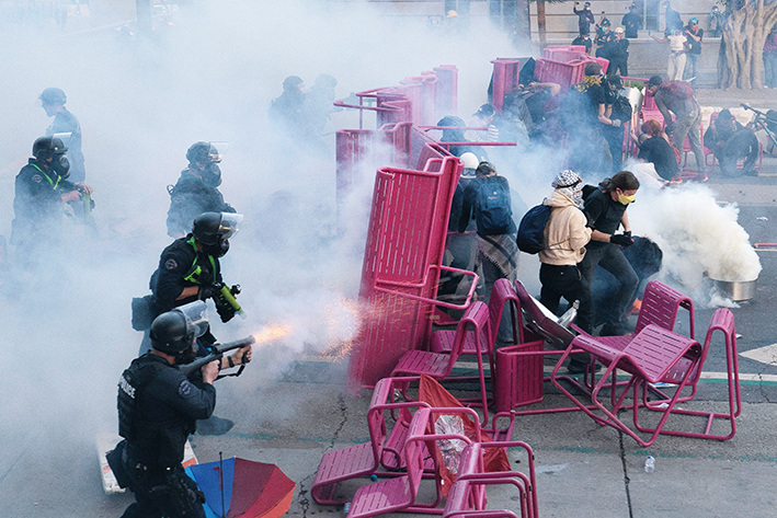 “三權失衡”下美國震蕩“重塑”