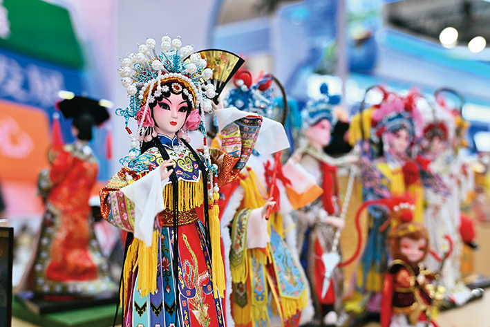 “中國質造”：“娃衣”駛向全球消費新藍海