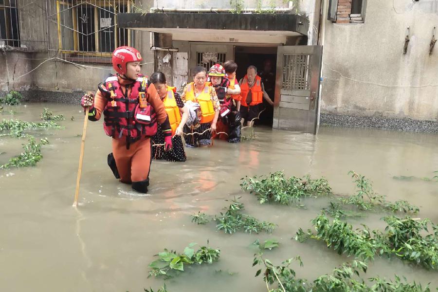 他們，為了誰？