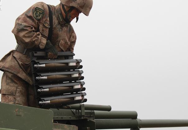 見過給火炮壓彈夾嗎？