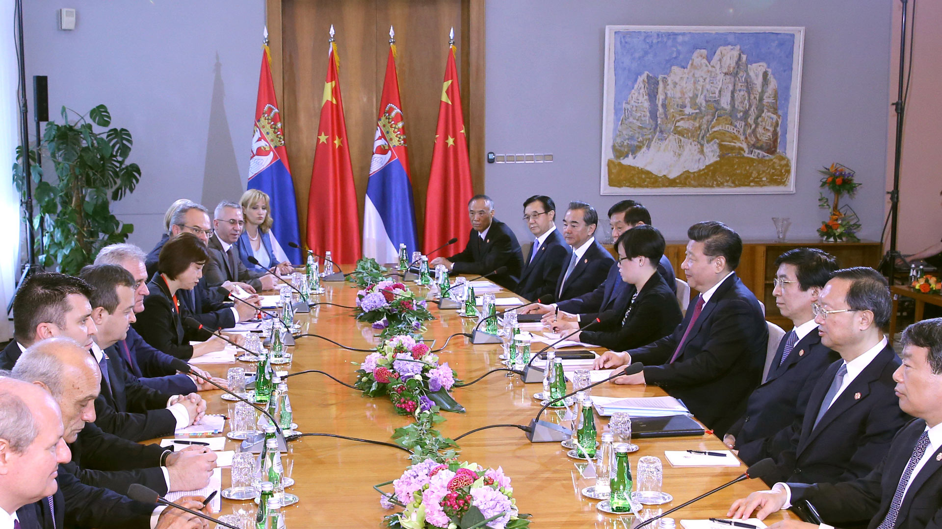 習近平同塞爾維亞總統尼科利奇舉行會談