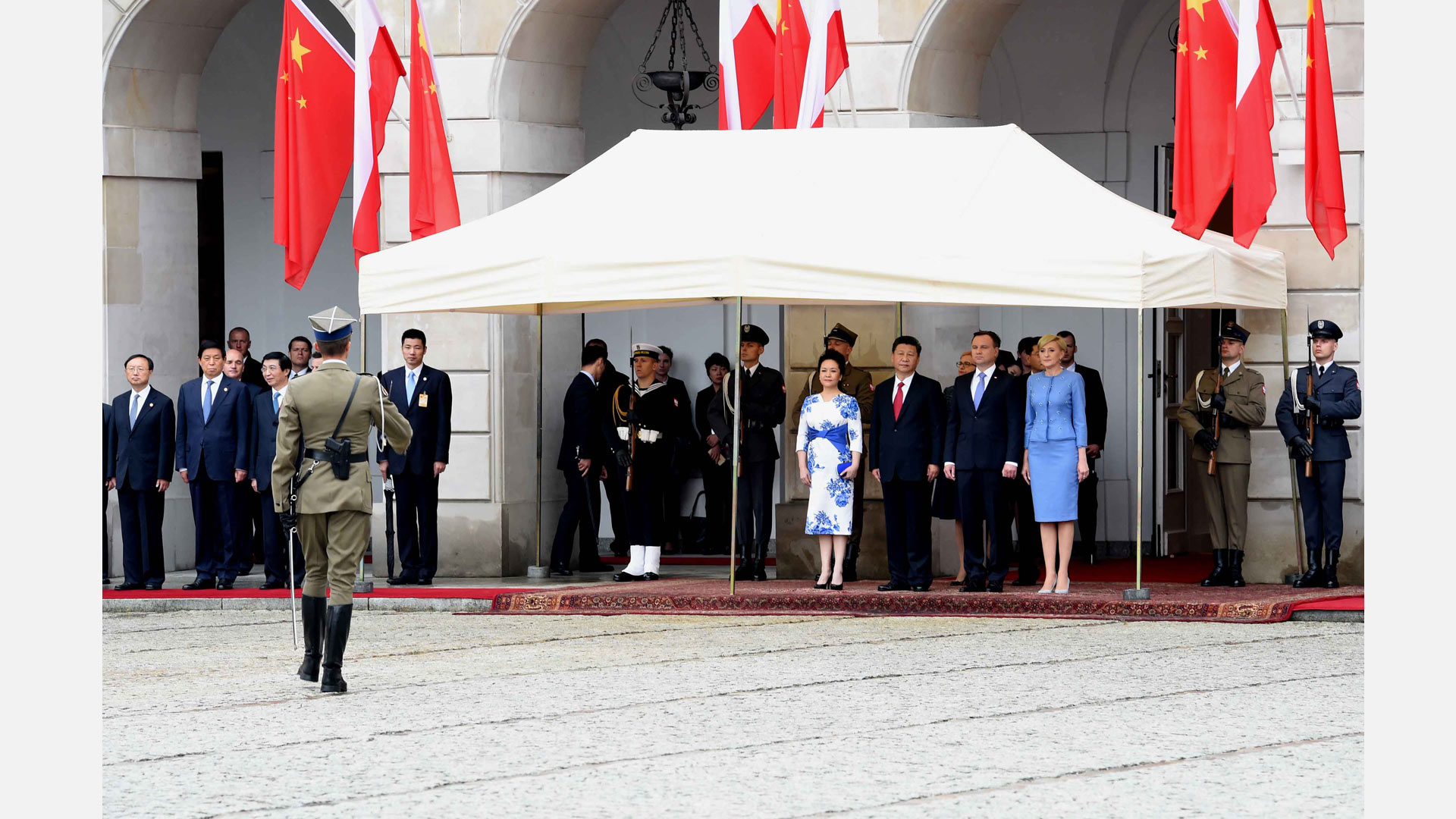習近平出席波蘭總統杜達舉行的歡迎儀式