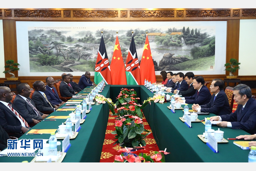 7月6日,國家副主席李源潮在北京會見來華出席生態(tài)文明貴陽國際論壇2016年年會的肯尼亞副總統(tǒng)魯托。 新華社記者 丁海濤 攝 7月6日,國家副主席李源潮在北京會見來華出席生態(tài)文明貴陽國際論壇2016年年會的肯尼亞副總統(tǒng)魯托。 新華社記者 丁海濤 攝