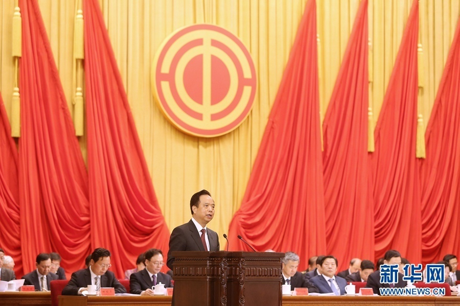 4月27日,慶祝“五一”國際勞動節暨全國五一勞動獎和全國工人先鋒號表彰大會在北京人民大會堂舉行。中共中央政治局委員、中華全國總工會主席李建國出席大會并講話。新華社記者 才揚 攝 4月27日,慶祝“五一”國際勞動節暨全國五一勞動獎和全國工人先鋒號表彰大會在北京人民大會堂舉行。中共中央政治局委員、中華全國總工會主席李建國出席大會并講話。新華社記者 才揚 攝