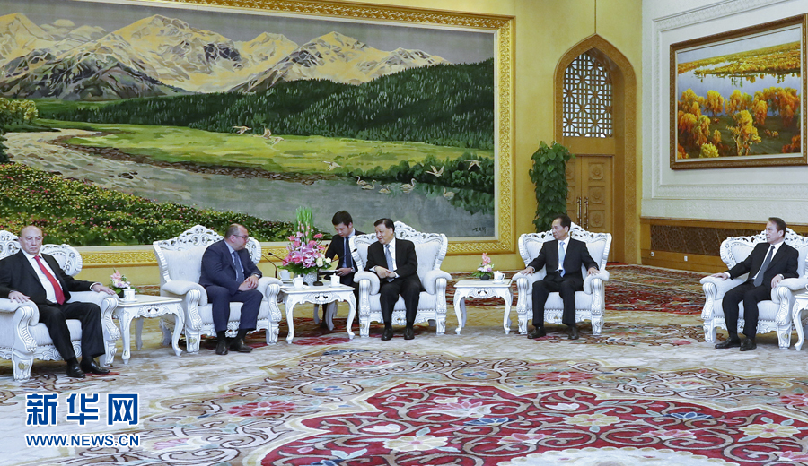 6月7日,中共中央政治局常委、中央書記處書記劉云山在北京會見金磚國家媒體高端論壇的媒體代表。新華社記者 鞠鵬 攝 6月7日,中共中央政治局常委、中央書記處書記劉云山在北京會見金磚國家媒體高端論壇的媒體代表。新華社記者 鞠鵬 攝