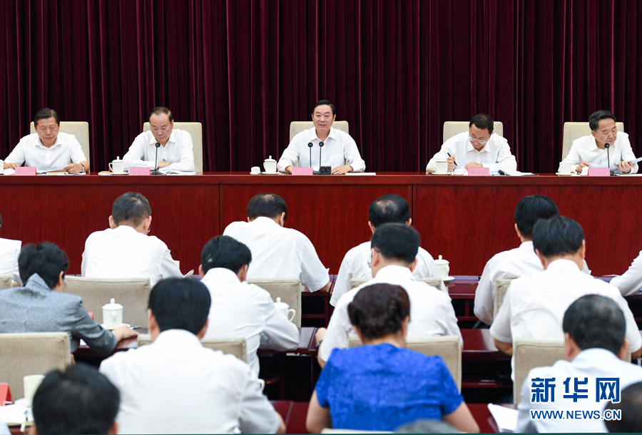 7月28日，中宣部在北京召開全國宣傳部長專題工作會議，學(xué)習(xí)貫徹習(xí)近平總書記在省部級主要領(lǐng)導(dǎo)干部專題研討班上的重要講話精神。中共中央政治局委員、中央書記處書記、中宣部部長劉奇葆出席會議并講話。新華社記者張領(lǐng)攝