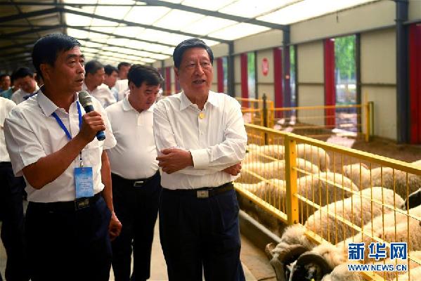 (時政)張平率中央代表團四分團赴巴彥淖爾慰問各族干部群眾