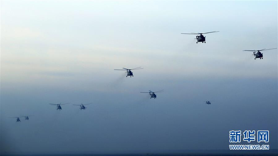 （新華全媒頭條·圖文互動(dòng)）（5）備戰(zhàn)踏上新起點(diǎn)，練兵展現(xiàn)新氣象——2018中國(guó)軍隊(duì)新年開訓(xùn)全景大掃描