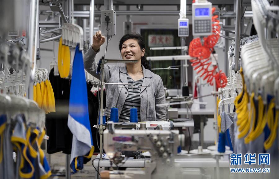 (新華全媒頭條·兩會精神看落實·圖文互動)(5)適應發展新方位 奮進決勝長征路