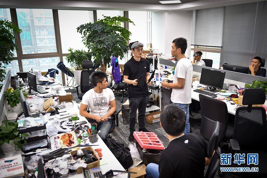 （新華全媒頭條&middot;壯闊東方潮　奮進新時代&mdash;&mdash;慶祝改革開放40年&middot;圖文互動）（7）從追趕時代到引領時代&mdash;&mdash;從深圳發展奇跡看中國改革開放40年  