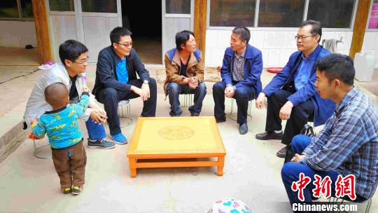 青海扶貧“第一書記”:為貧困山區孩子圓了“上學夢”