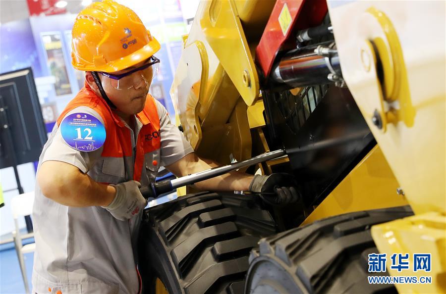 （新華全媒頭條·圖文互動）（8）上下合力，聚力破障，開辟“大國工匠”建設新格局