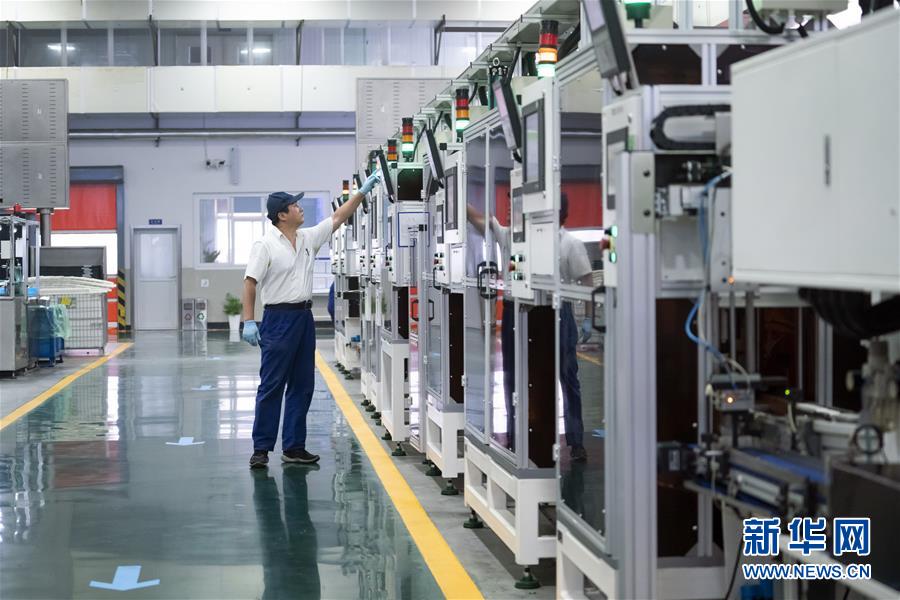 (壯闊東方潮 奮進(jìn)新時(shí)代——慶祝改革開放40年)(6)砥礪奮進(jìn) 轉(zhuǎn)型升級(jí)——改革開放40年中國制造加速邁向“中高端”