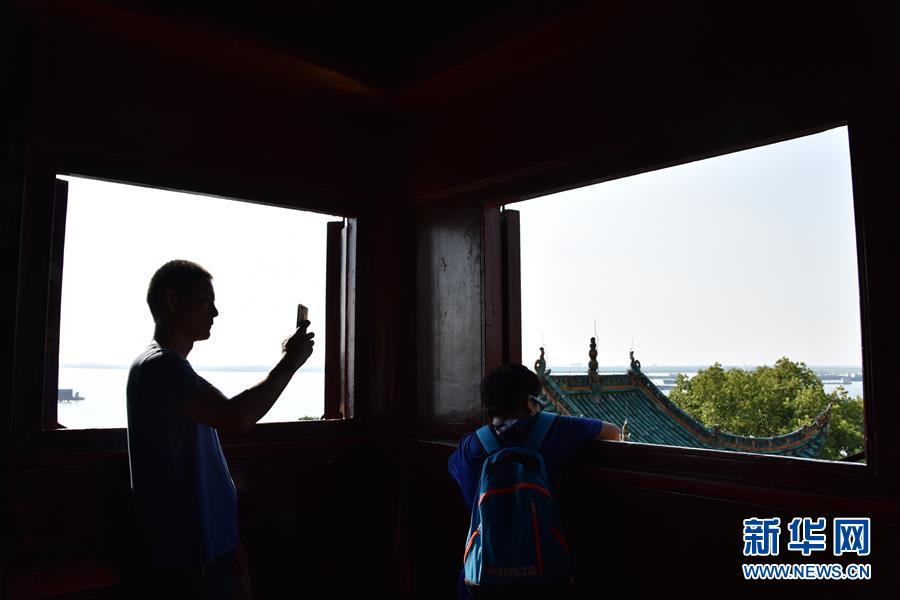 （大江奔流——來自長江經濟帶的報道·圖文互動）（1）登岳陽樓，又見“浩浩湯湯”