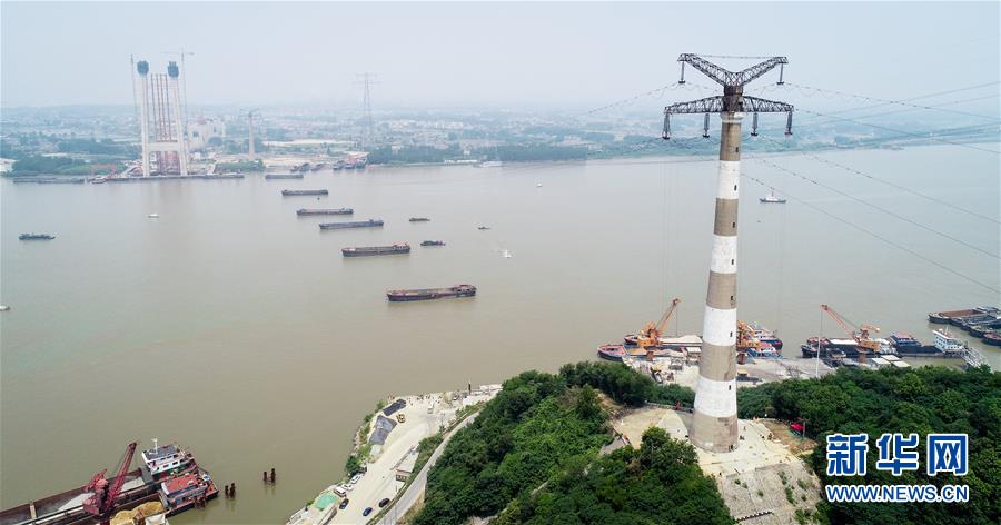 (大江奔流——來自長江經(jīng)濟(jì)帶的報(bào)道·新華全媒頭條·圖文互動(dòng))(3)打造經(jīng)濟(jì)高質(zhì)量發(fā)展的強(qiáng)勁引擎——深入推動(dòng)長江經(jīng)濟(jì)帶發(fā)展述評(píng)