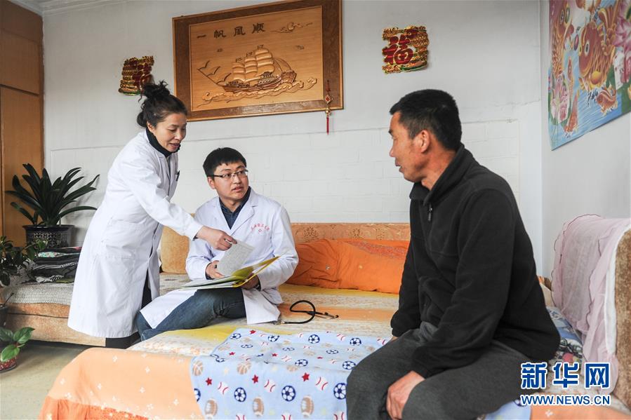 (新華全媒頭條·圖文互動)(10)以生命的名義——獻給首個“中國醫師節”