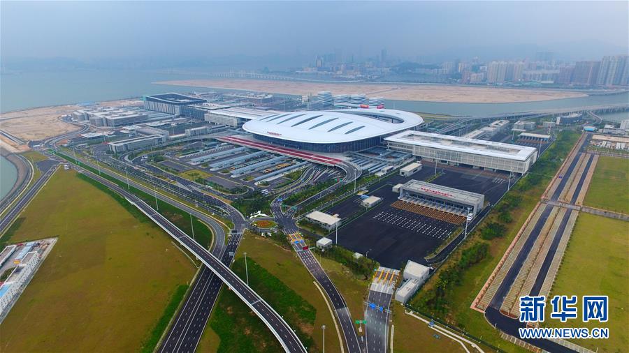 (新華視點·圖片版)(2)港珠澳大橋正式通車