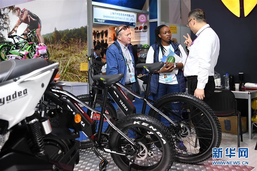 (新華全媒頭條·圖文互動(dòng))(3)從廣交會(huì)到進(jìn)博會(huì)——中國(guó)對(duì)外開放再譜新樂章