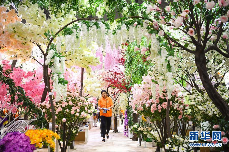 (新華全媒頭條·圖文互動(dòng))(7)從廣交會(huì)到進(jìn)博會(huì)——中國(guó)對(duì)外開放再譜新樂章