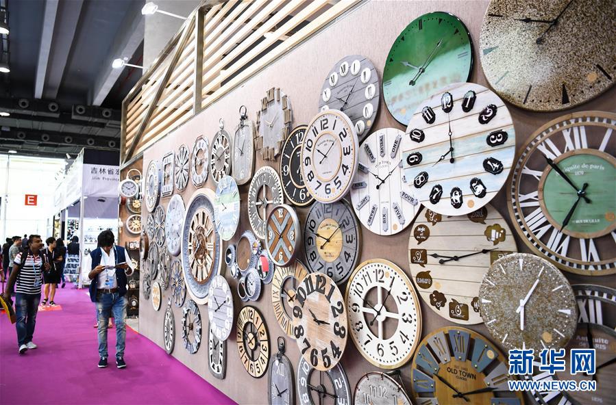 (新華全媒頭條·圖文互動(dòng))(9)從廣交會(huì)到進(jìn)博會(huì)——中國(guó)對(duì)外開放再譜新樂章