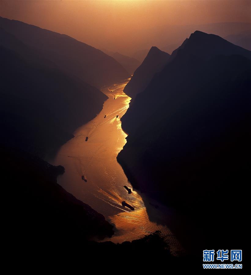 （百城百縣百企調(diào)研行&middot;圖文互動）（7）建設(shè)長江綠色走廊再譜新章&mdash;&mdash;長江三峽集團(tuán)發(fā)展紀(jì)實(shí)