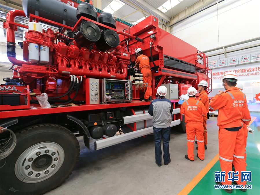 （百城百縣百企調研行·圖文互動）（6）“藍鯨1號”從這里駛出——山東煙臺崛起制造業高地