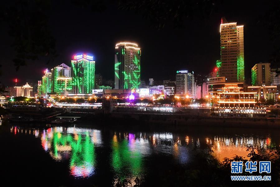 (在習(xí)近平新時(shí)代中國(guó)特色社會(huì)主義思想指引下·慶祝改革開(kāi)放40周年·綠色發(fā)展·圖文互動(dòng))(5)治水·護(hù)水·興水——綠色發(fā)展之“水”的故事