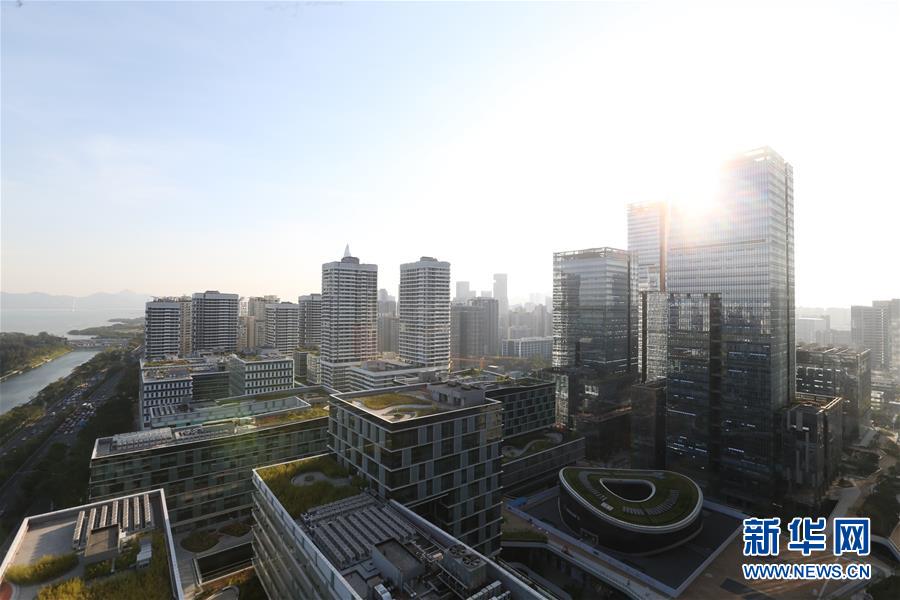 (在習(xí)近平新時(shí)代中國(guó)特色社會(huì)主義思想指引下·慶祝改革開(kāi)放40周年·開(kāi)放發(fā)展)(新華全媒頭條·圖文互動(dòng))(4)開(kāi)放中國(guó):大門越開(kāi)越大 道路越走越寬