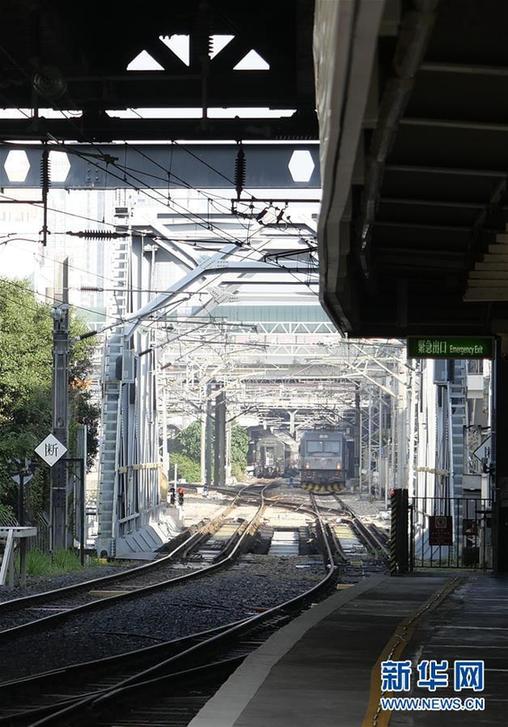 (圖文互動)(5)四十年、一扇窗——兩地值守者眼中的羅湖橋