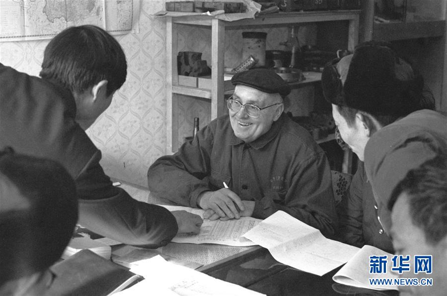 （圖文互動）（2）為發(fā)展和進(jìn)步，與中國攜手同行&mdash;&mdash;中國改革友誼獎(jiǎng)?wù)芦@得者群像 