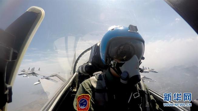 （改革先鋒風采·圖文互動）（2）戴明盟：航母戰斗機英雄試飛員