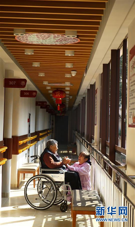 (聚焦歷史性成就和變革·特稿·圖文互動)(5)經濟躍上新臺階 發展站上新起點——我國五年來經濟社會發展成就巡禮