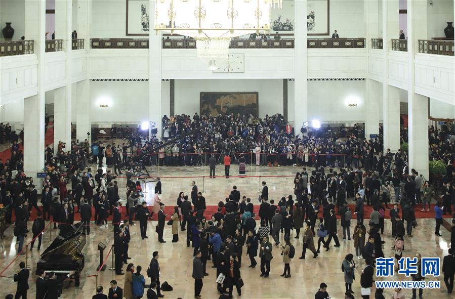 （兩會·政協開幕）（17）全國政協委員接受采訪