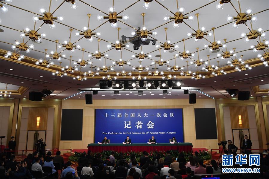 （兩會）（1）農業(yè)部部長韓長賦等就“實施鄉(xiāng)村振興戰(zhàn)略 推動農業(yè)轉型升級”答記者問