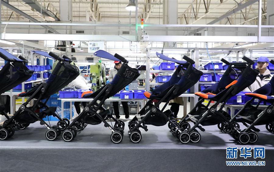 (在習(xí)近平新時(shí)代中國特色社會主義思想指引下·將改革開放進(jìn)行到底·強(qiáng)國之基)(新華全媒頭條·圖文互動)(2)奮斗不停步 改革再出發(fā)——“四個(gè)自信”筑牢強(qiáng)國之基