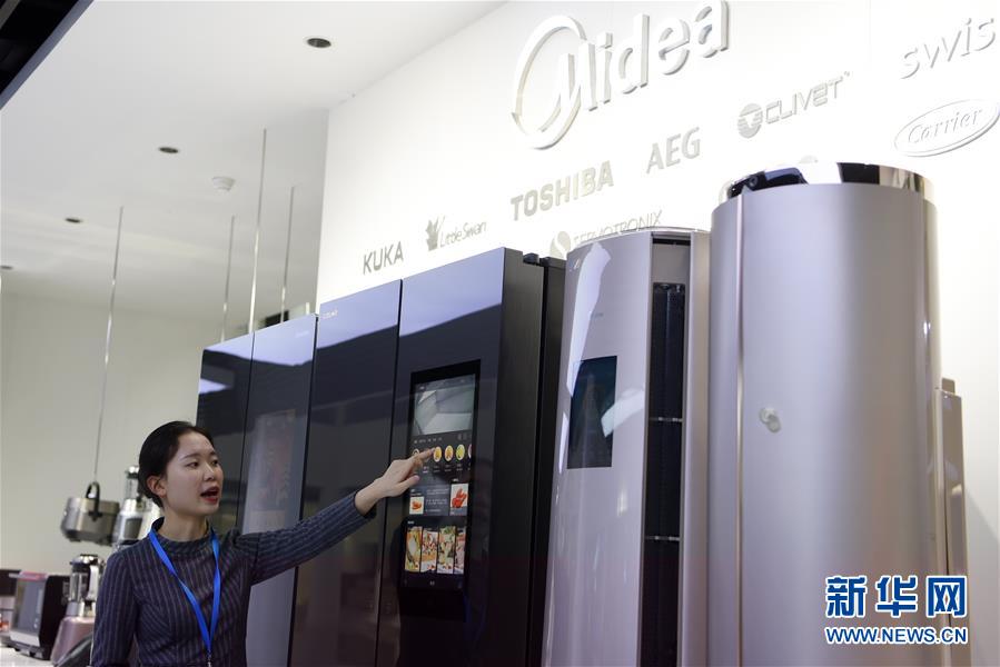 (在習(xí)近平新時(shí)代中國特色社會主義思想指引下·將改革開放進(jìn)行到底·強(qiáng)國之基)(新華全媒頭條·圖文互動)(7)奮斗不停步 改革再出發(fā)——“四個(gè)自信”筑牢強(qiáng)國之基