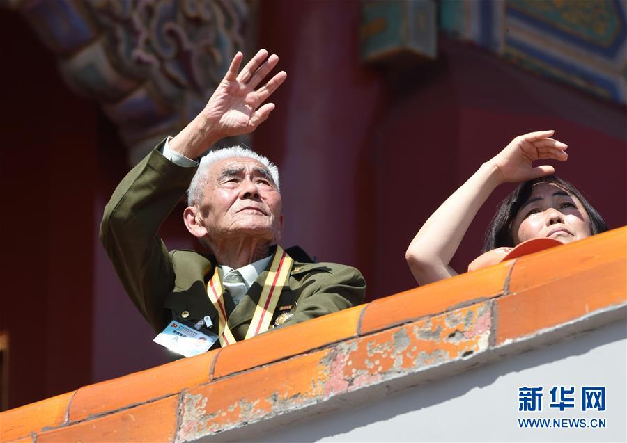 （新華全媒頭條·強軍思想引領新征程·圖文互動）（3）那一刻，我們光榮接受檢閱