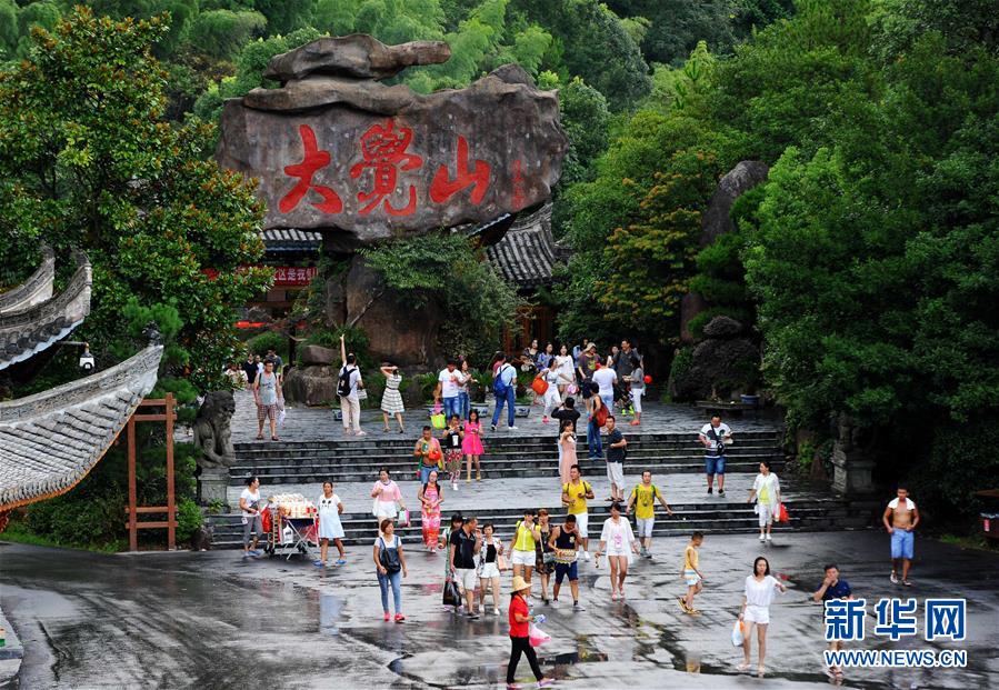 (兩會(huì)前夕看落實(shí)·圖文互動(dòng))(3)奮力脫貧攻堅(jiān) 生態(tài)追“清”逐“綠”——江西落實(shí)習(xí)近平總書(shū)記全國(guó)兩會(huì)重要講話(huà)精神紀(jì)實(shí)