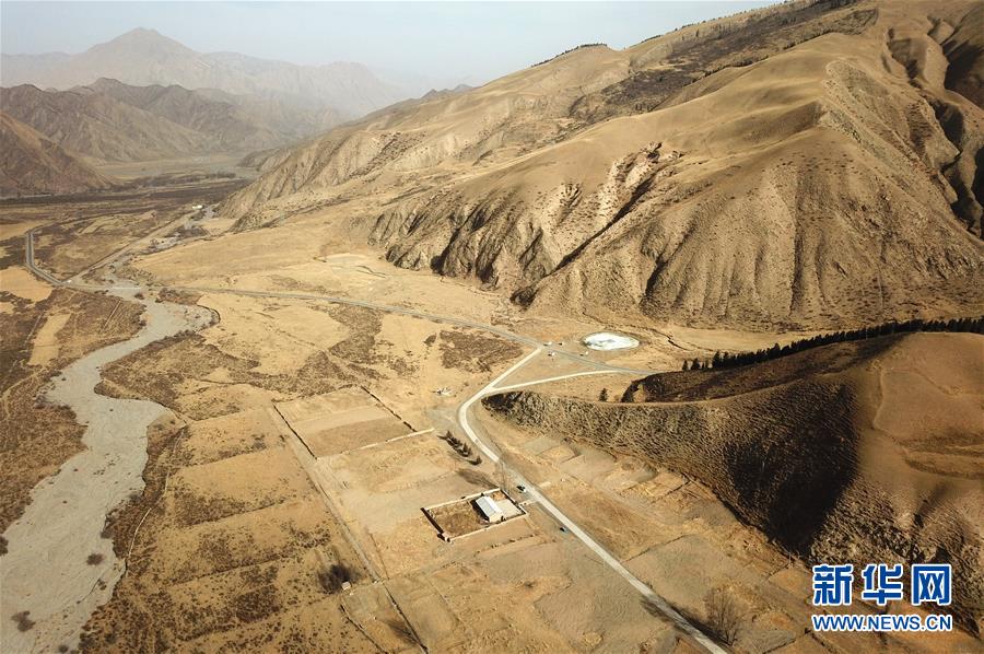 （新華全媒頭條&middot;兩會精神看落實&middot;圖文互動）（2）保持戰略定力 跨越重要關口&mdash;&mdash;落實兩會精神加強生態文明建設述評