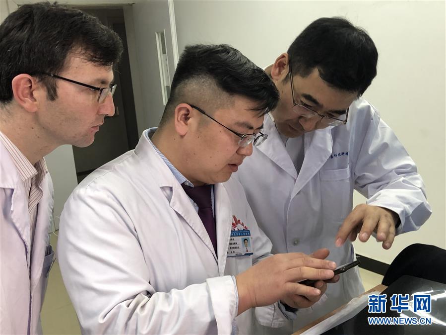 (圖文互動)(4)沙漠邊緣迎來了“國家醫療隊”