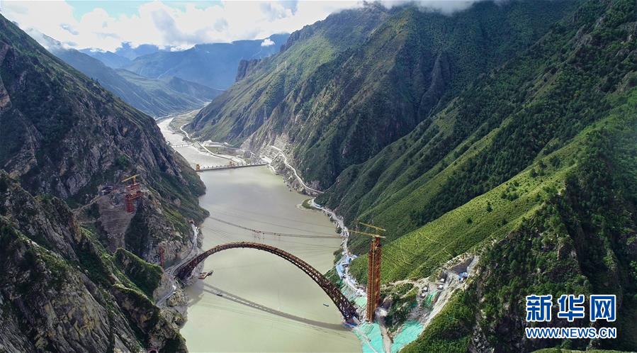 (新華全媒頭條·圖文互動)(3)昂首闊步向未來——寫在西藏民主改革60周年之際