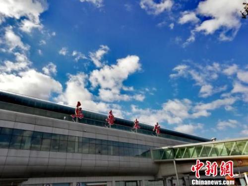 資料圖:烏魯木齊國(guó)際機(jī)場(chǎng)。 新疆機(jī)場(chǎng)集團(tuán)供圖