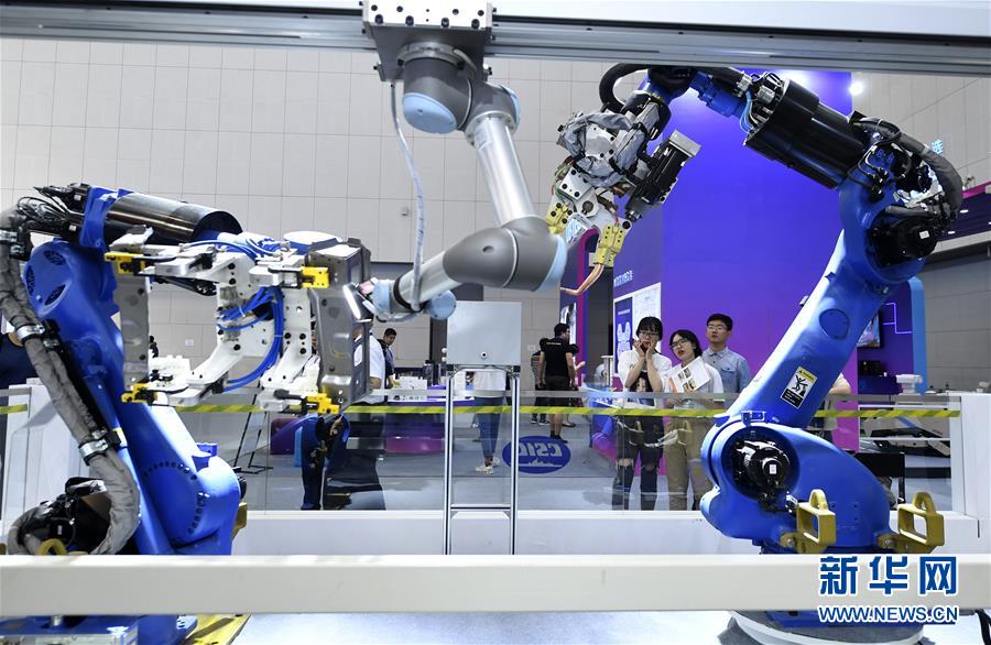 (新華全媒頭條·圖文互動)(5)擁抱智能新時代:世界智能大會釋放了哪些新信號?