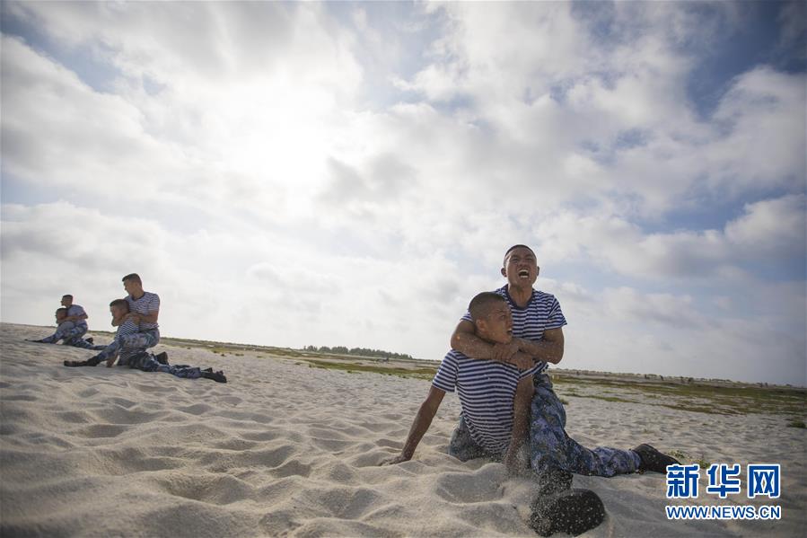 (壯麗70年·奮斗新時代·新華全媒頭條·圖文互動)(5)“你在我的航程上,我在你的視線里”——走進海軍西沙中建島官兵的五彩世界