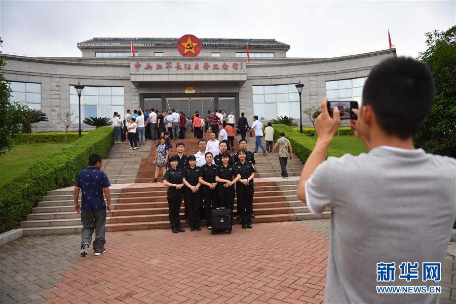 (新華全媒頭條·壯麗70年·奮斗新時(shí)代——記者再走長征路·圖文互動(dòng))(4)跨越“第一渡” 長征出發(fā)地“換了人間”