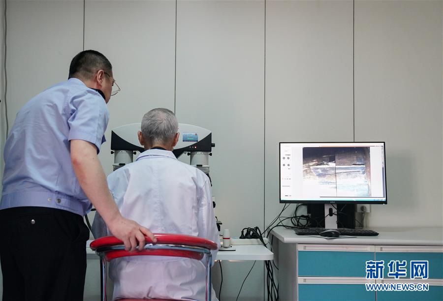 (新華全媒頭條·時代先鋒·圖文互動)(5)傳奇的英雄 無悔的忠誠——記刑偵痕跡檢驗專家崔道植